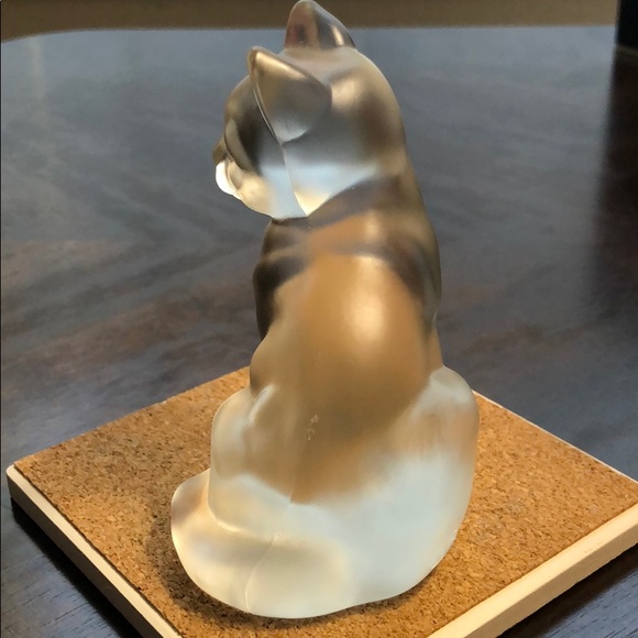 Fenton Frosted Cat - Picture 2 of 5